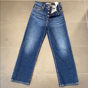Women’s Levi Ribcage Straight